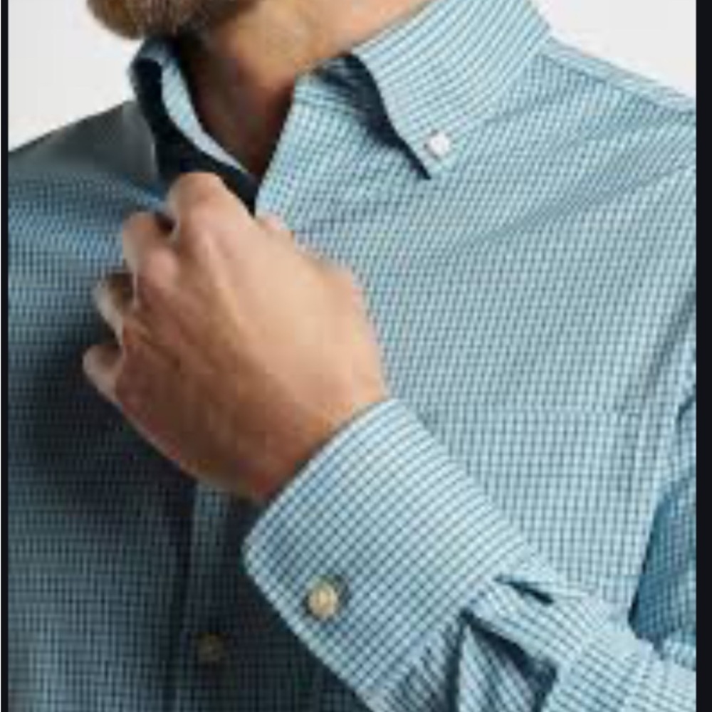 Izod Men's blue plaid Button Down Shirt with contrasting light purple stripes